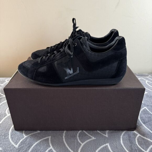 Louis Vuitton Black LV Logo Fabric/Suede Low Top Men's Sneakers Sz 8.5 - Picture 1 of 16